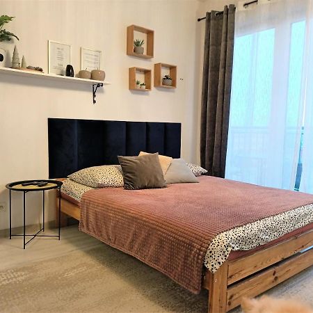 2-Room Apartment Nowy Dwor Mazowiecki Bagian luar foto