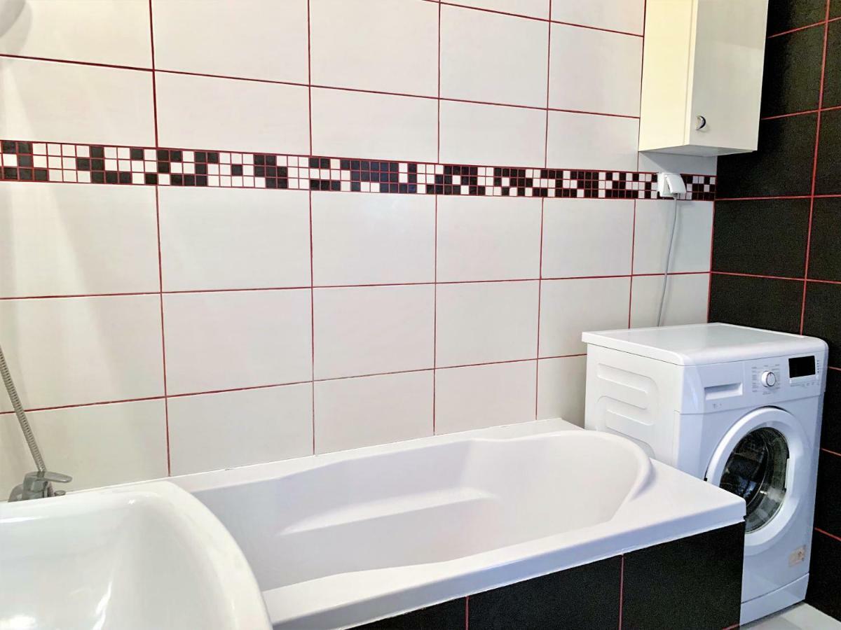 2-Room Apartment Nowy Dwor Mazowiecki Bagian luar foto