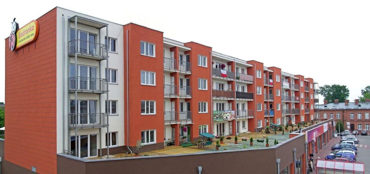 2-Room Apartment Nowy Dwor Mazowiecki Bagian luar foto