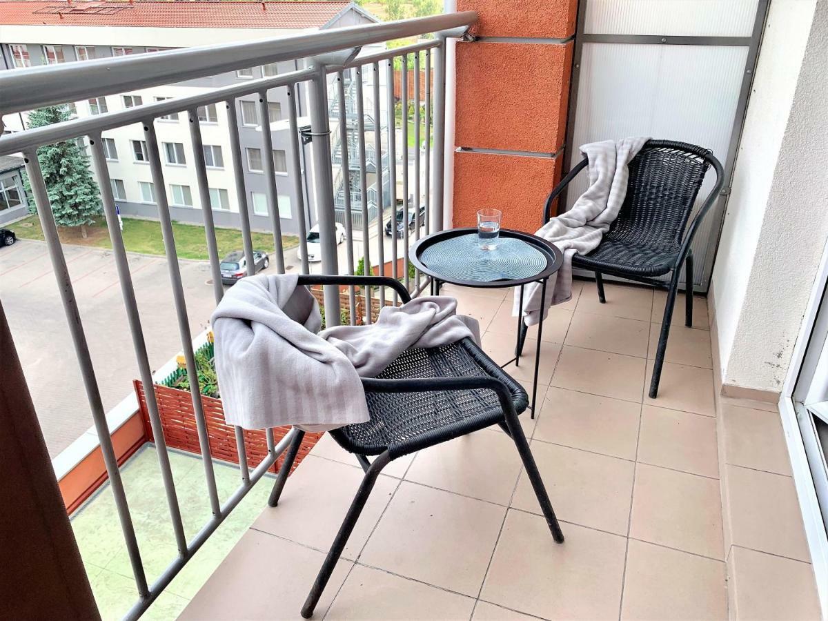 2-Room Apartment Nowy Dwor Mazowiecki Bagian luar foto