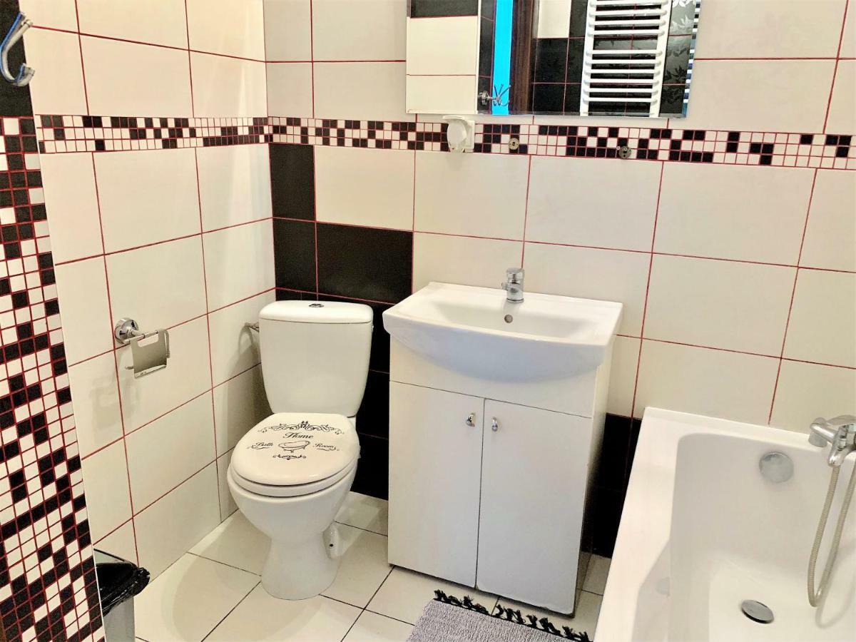 2-Room Apartment Nowy Dwor Mazowiecki Bagian luar foto